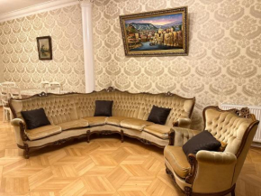 KING SUITE APARTMENT lN TBILISI